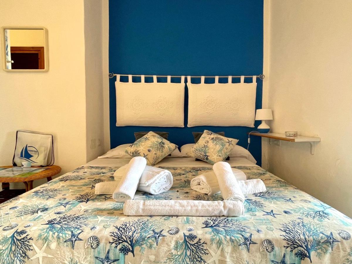 Ferienwohnung SAN TEODORO PUNTA EST DELIZIOSO MONOLOCALE VISTA MARe Exterior foto